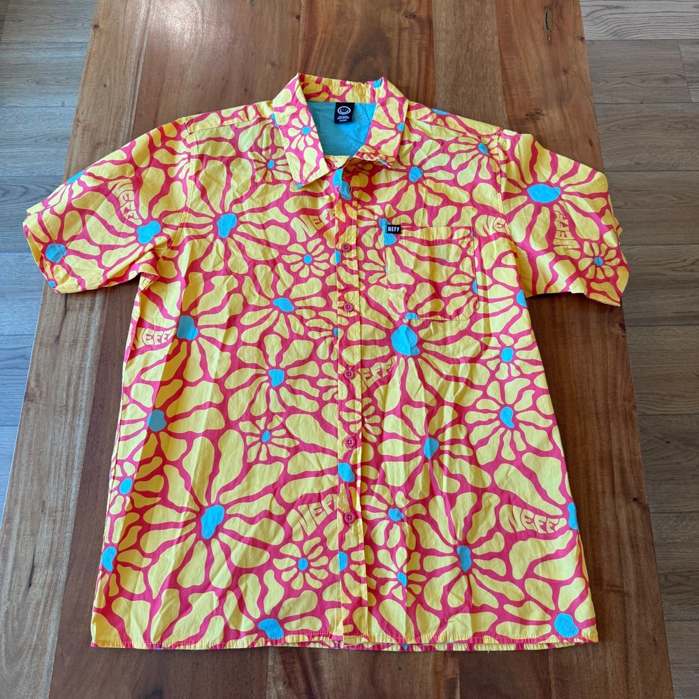 Neff Men's Yellow/Pink/Blue Daisy Short Sleeve Button Up Shirt Size M